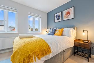 247 Serviced accommodation Telford-3Br Morden - 4