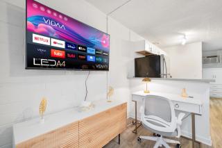 Luxury 1B1B Studio with Free Parking - Scottsdale - 7