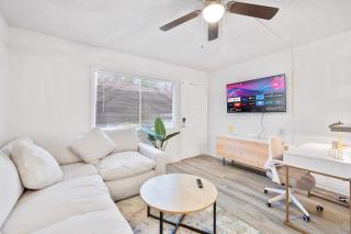 Luxury 1B1B Studio with Free Parking - Scottsdale - 8