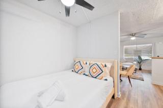 Luxury 1B1B Studio with Free Parking - Scottsdale - 4