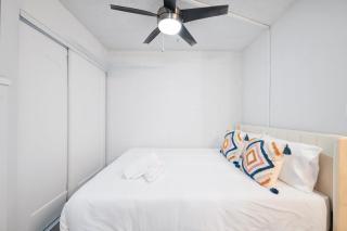 Luxury 1B1B Studio with Free Parking - Scottsdale - 0