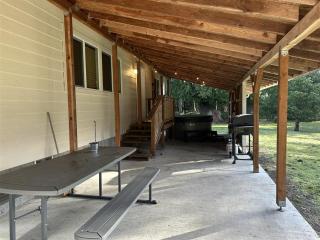 Little Woods Outpost - Packwood - 9