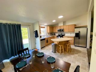 Little Woods Outpost - Packwood - 2