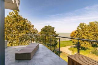 Balaton Bliss Lakefront Apartment - 5