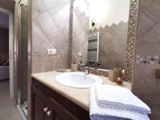 Lux Room Olbia - Olbia - 9