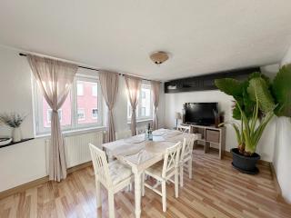 Cozy Central 3 Zimmer Apartment für bis zu 8 Gäste - Memmingen - 1