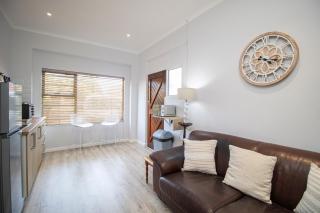 Lin's Snooze Inn - 4