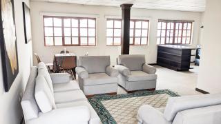 Natural Light and Total Comfort - 8