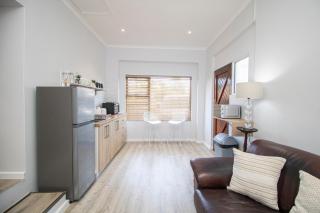 Lin's Snooze Inn - Strand - 2