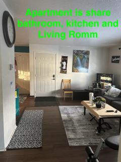 Apartment sharing bathroom 1 - Anchorage - 8