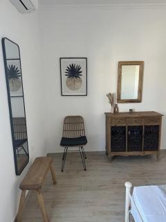Seafront 3-bedroom Cycladic Apt South Paros - 7