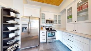 Palm Paradise - Renovated 1891 Queen Anne - Historic DT Quarter Mi Stroll - Beach only 3 Mi - 1