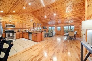 Splash Mountain Amazing Views, Prv Indoor Pool, Mini Golf, Theater Rm - Sevierville - 4