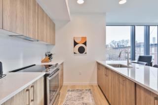 Spacious Apt with Kitchen - 7