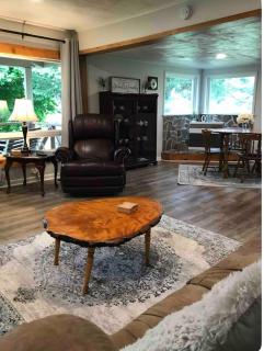 The Sweet Retreat Farmhouse with fast WiFi - 9