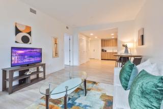 Gorgeous Apt with Kitchen - 5