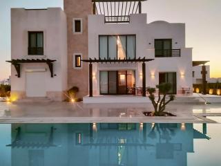 Ancient Sand villa at Elgouna with private heated pool - 0