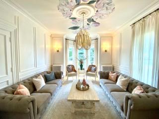 Designer's Stylish & Historic Home on Main Street - Kingsville - 0