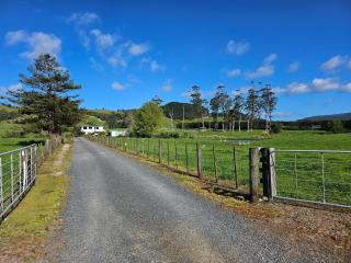 Hot Water Beach Farm Stay - Whenuakite - 9