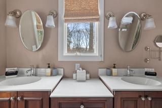 Cedar Gables & Carriage House - 3
