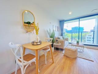 Lime-Fresh Studio VS Amazing Skytower & Park View - AC - Pool & Gym - 1