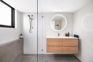 PHOE1-3B - Harbour Haven Townhouse - Sydney - 3