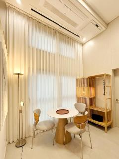 Open Sale Luxury stay in Hongik Univ Station 3mins 7ppl group family trip luggage storage - Seul - 0