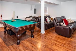 Spacious 3BR House, Hot Tub, Firepit, Ski Access! - - 1