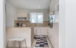 Gorgeous Home In Vrsi With Wifi - 3