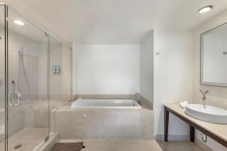 Sky High Penthouse Corner 2BR 2BA Icon Brickell - 1