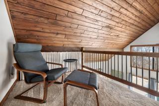 Grill Fire Pit WiFi Deck Hammock Games & Dogs - Morton Grove - 0