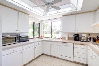 Sunny Palm Springs Haven Fenced Patio, 6 Pools! - Palm Springs - 3