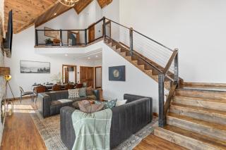 Serenity Lodge BEST Views Hot Tub, Sauna, Fire Pit, Game Room - Gatlinburg - 5