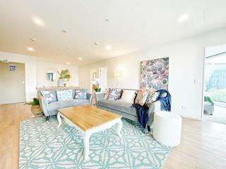 Unique Luxury Incredible SkyTower & Park View - Free Parking - Auckland - 9