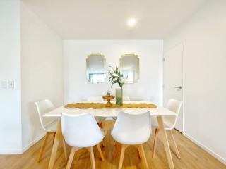 Unique Luxury Incredible SkyTower & Park View - Free Parking - 2