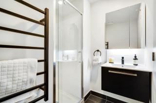 Beautiful Designed Apartment with Pool Gym Sauna - Auckland - 2