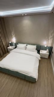 شقة انيقة في حي العقيق بجوار البوليفارد - 9