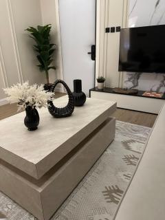 شقة انيقة في حي العقيق بجوار البوليفارد - 5