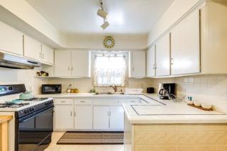 Cleveland Heights Home with Sunroom Park Across St! - Cleveland Heights - 3