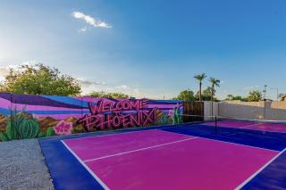 Pickleball, Sparkling Pool, Mini Putt and Sleeps14 - Phoenix - 6