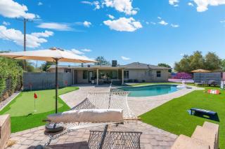 Pickleball, Sparkling Pool, Mini Putt and Sleeps14 - Phoenix - 2