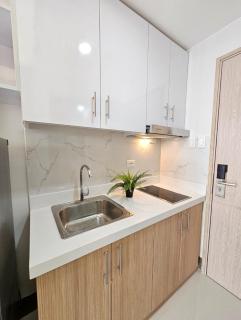 Stunning 2 Bedroom near Airport - Manila - 8