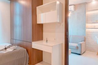 Warm and Homey 1BR at Brooklyn Alam Sutera Apartment By Travelio - 5