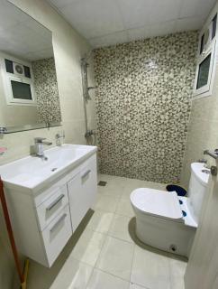 Sea view apartment with balcony - Ajman - 8