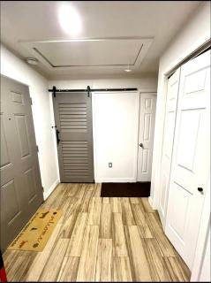 Furnished apartmt near down town with king bed - 2