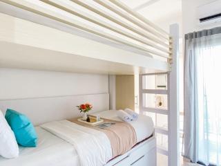 Cozy and Good Studio Sayana Bekasi Apartment By Travelio - 6