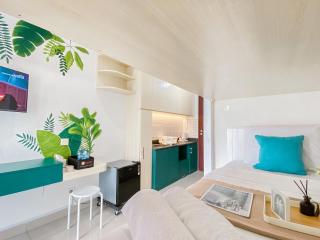 Cozy and Good Studio Sayana Bekasi Apartment By Travelio - 7