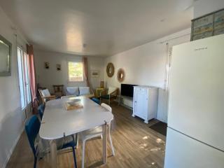 Maison de Vacances à La Tranche-sur-Mer, Proche Plage et Commerces, 3 Chambres, Terrasse et Jardin - FR-1-22-365 - 1