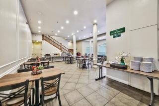 Forest Suites Resort at the Heavenly Village - 4