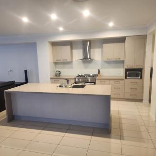 Chevron Island Holiday Home Surfers Paradise Gold Coast - 4